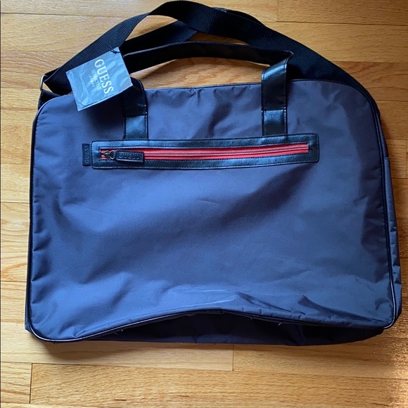 Guess Duffle - Picture 1 of 4